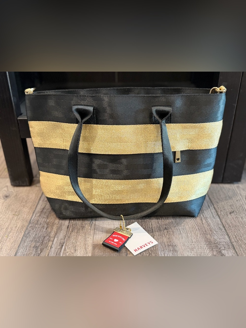 🥂 NWT Harveys Black and Gold Striped Purse - Picture 2 of 5